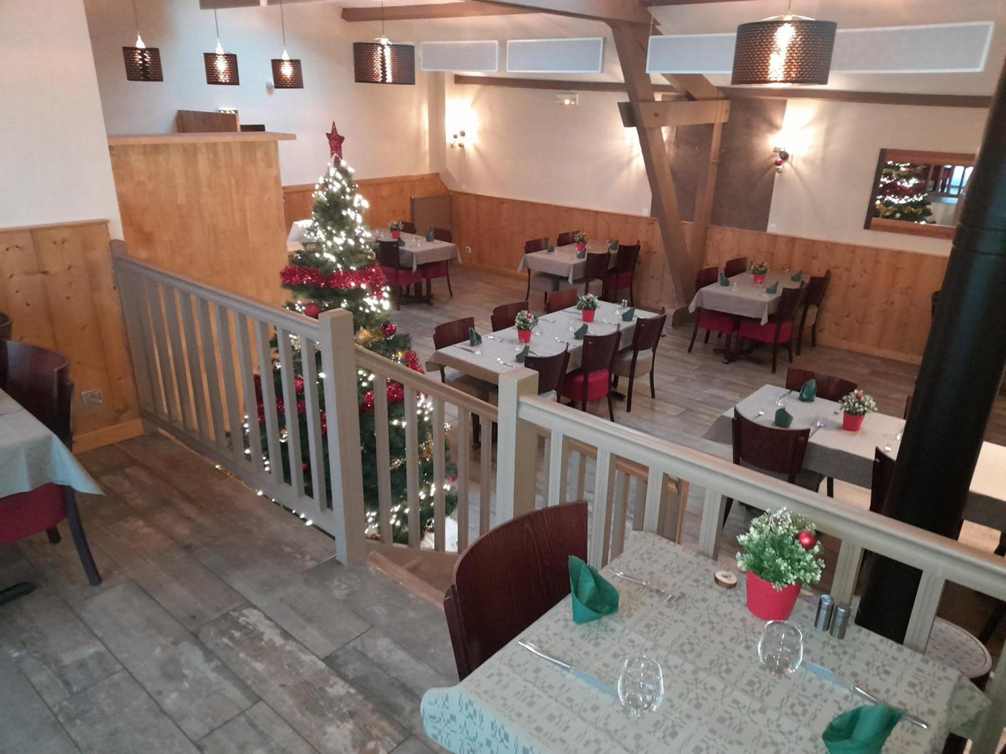 Les Pierres Roses Bed & Breakfast Coise Екстериор снимка