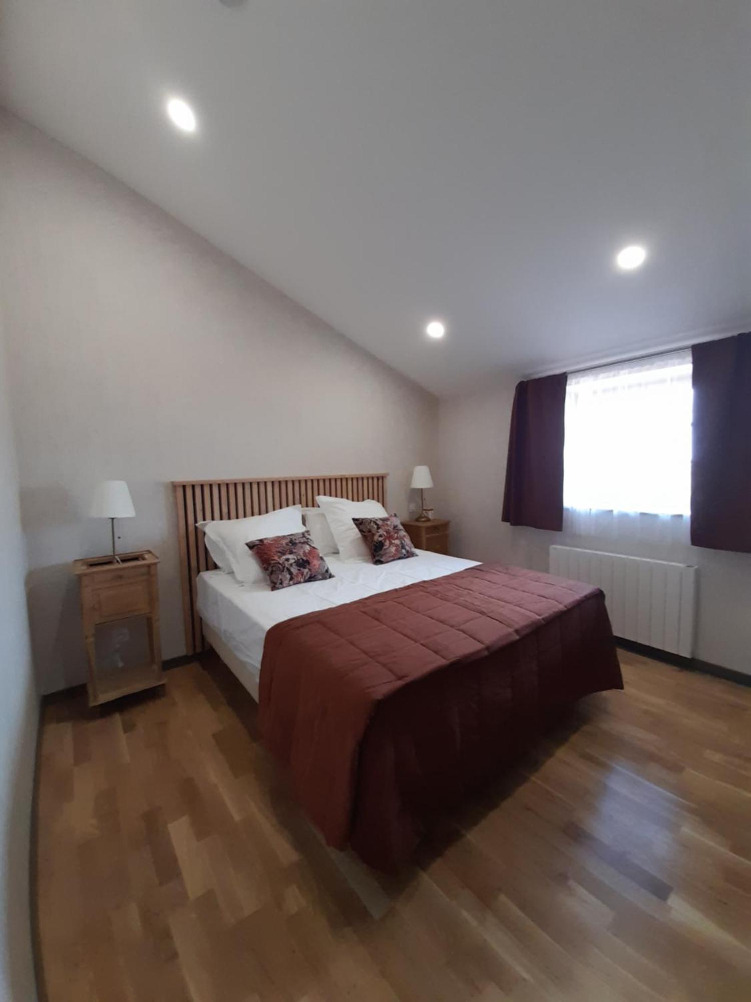 Les Pierres Roses Bed & Breakfast Coise Екстериор снимка
